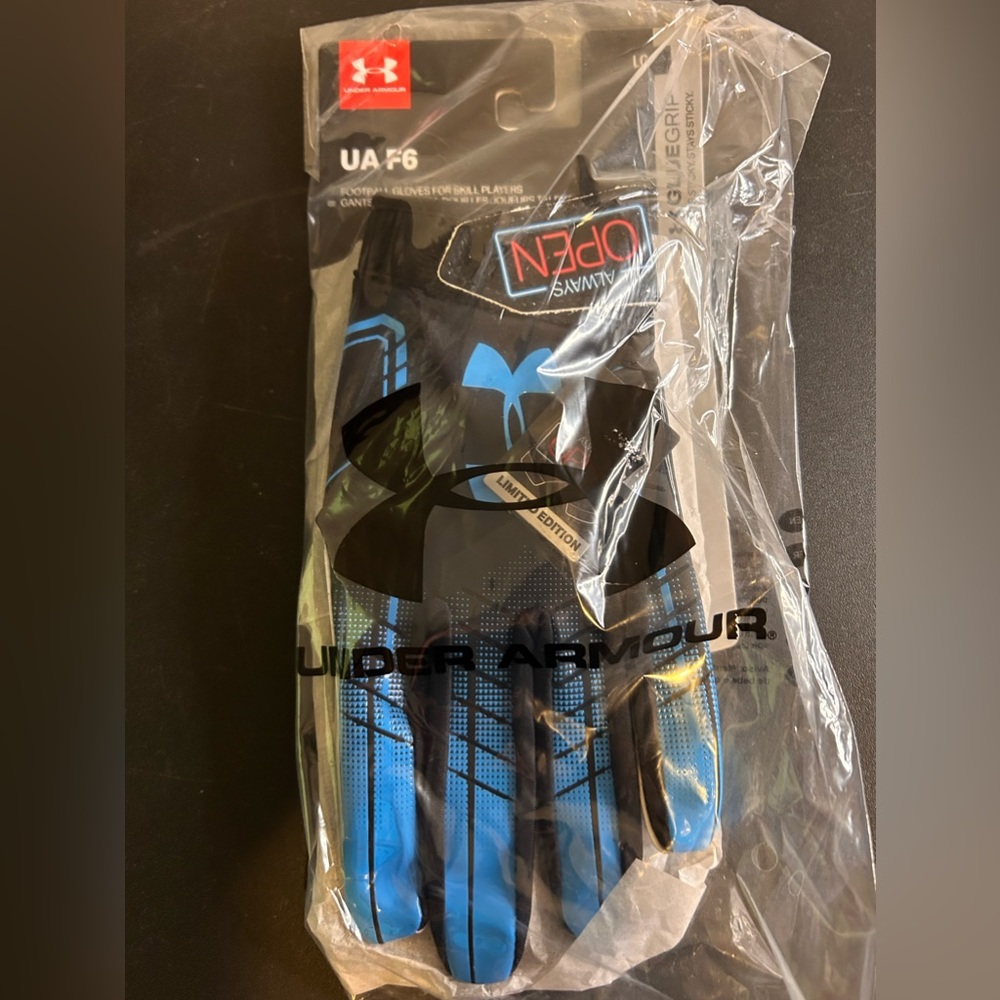 Limited Edition Under Armour Always Open Football Gloves Men's Large